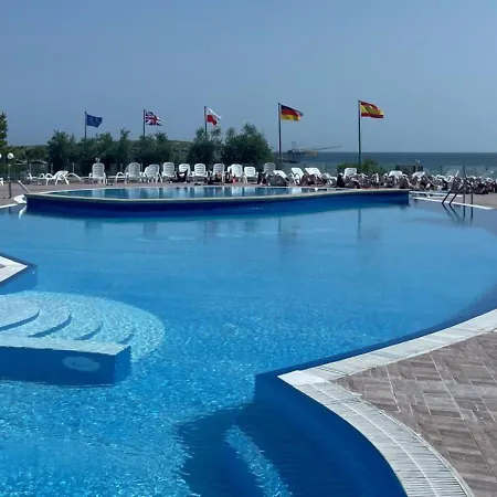 Villaggio La Giara ホリデーパーク ヴィエステ