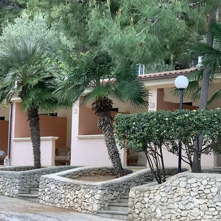 Villaggio La Giara ホリデーパーク ヴィエステ